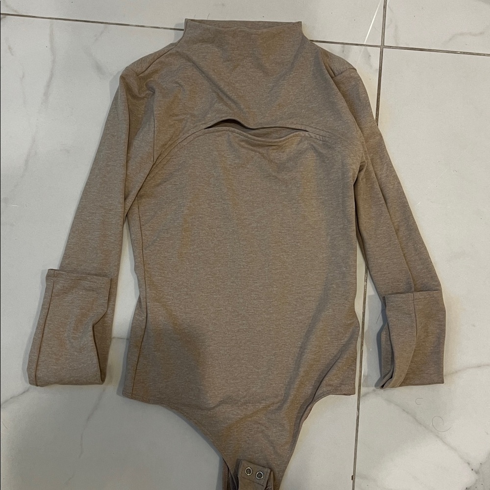 Express Bodysuit - Picture 3 of 5